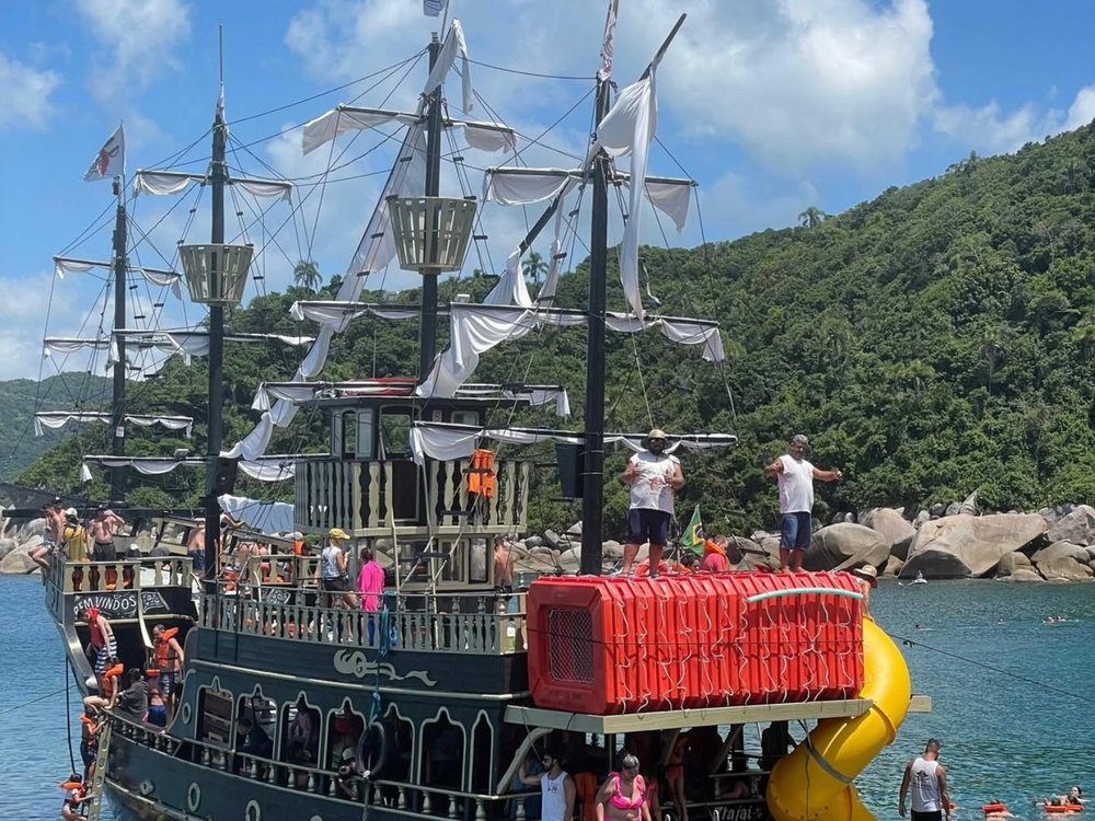 Excursión en barco pirata en Brasil